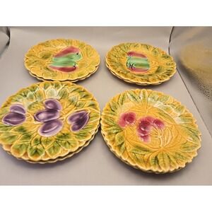 Vintage Dessert Plate 7 Grape French Sarrequemines Majolica  - 7 1/2"